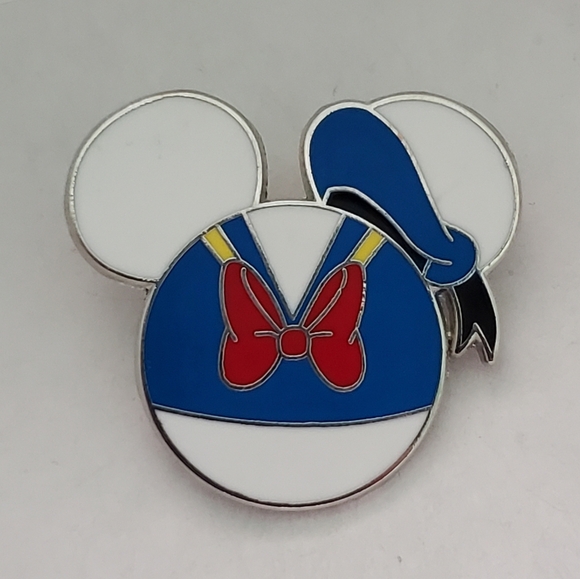 Disney Pin Trading Donald Duck Mickey Mouse Ears Head Icon Collection Pin - Picture 1 of 3